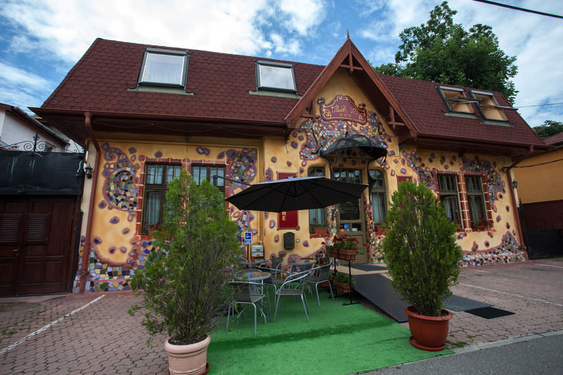 Deja Vu Guesthouse Cluj Napoca Bagian luar foto